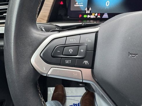 Used 2024 Volkswagen Atlas SE image 25