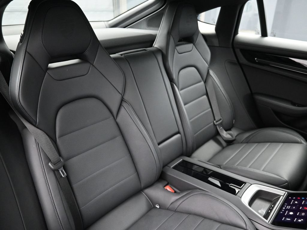 Certified 2025 Porsche Panamera RWD image 27