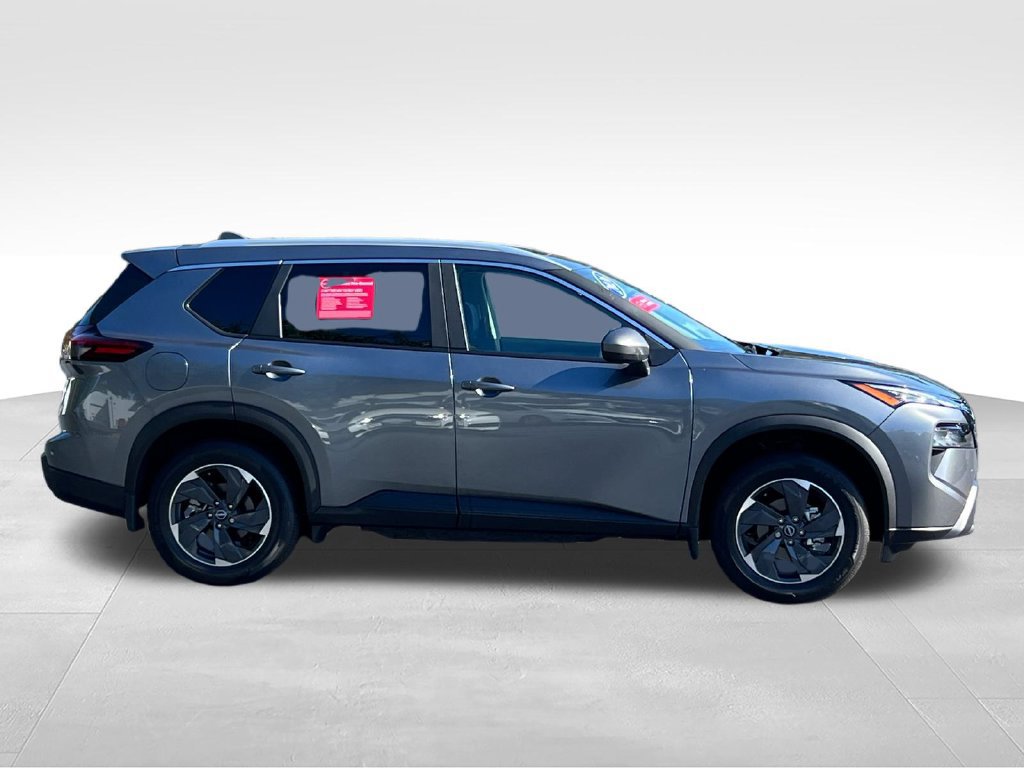 Used 2026 Nissan Rogue SV w/ SV Premium Package FWD image 4