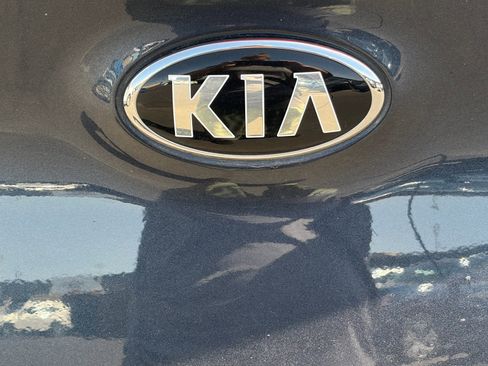 Certified 2022 Kia Sportage SX image 7