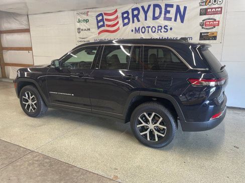 Used 2024 Jeep Grand Cherokee Limited w/ Trailer Tow Package image 7