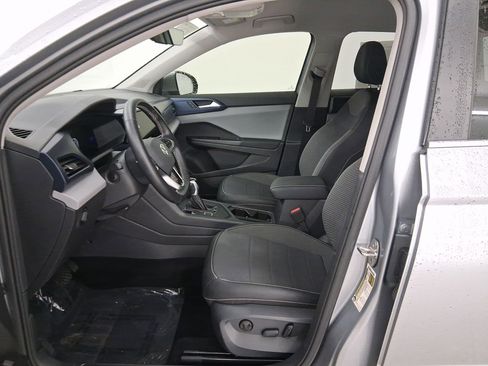 Used 2022 Volkswagen Taos SE image 5