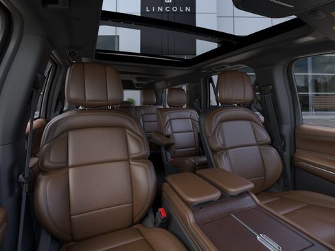 New 2026 Lincoln Navigator L Reserve AWD/4WD image 10