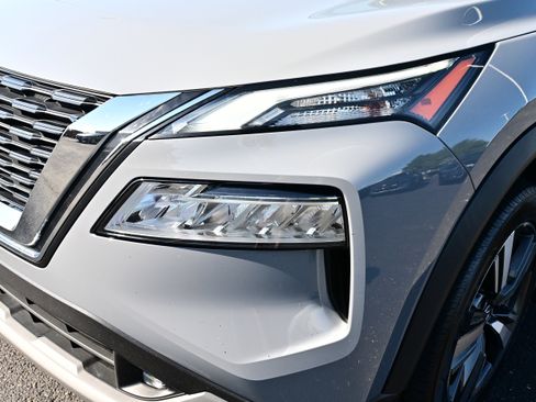 Used 2021 Nissan Rogue SL AWD/4WD image 11