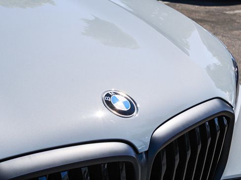 New 2026 BMW X5 xDrive40i w/ M Sport Package image 9