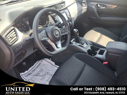 Used 2018 Nissan Rogue S image 14