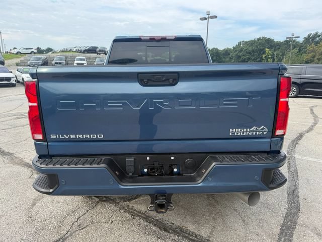 Used 2024 Chevrolet Silverado 2500 High Country w/ High Country Premium Package AWD/4WD image 7