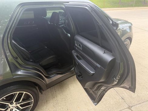 Used 2018 Ford Explorer Sport w/ Equipment Group 401A AWD/4WD image 29