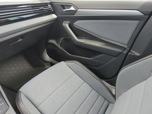 New 2026 Volkswagen Jetta SE FWD image 27