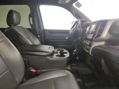 Used 2022 RAM 3500 Tradesman w/ Chrome Appearance Group AWD/4WD image 18