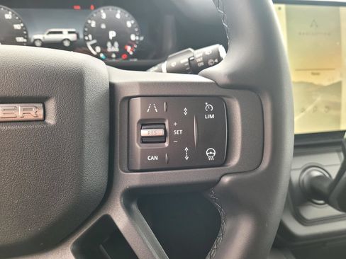 New 2026 Land Rover Defender 130 X-Dynamic SE AWD/4WD image 24