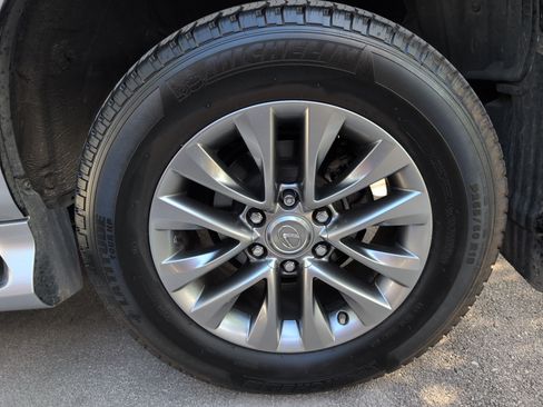 Used 2016 Lexus GX 460 Luxury w/ Preferred Accessory Package AWD/4WD image 5