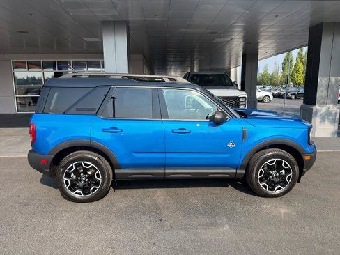 Certified 2025 Ford Bronco Sport Outer Banks w/ Outer Banks Tech Package+ AWD/4WD image 8