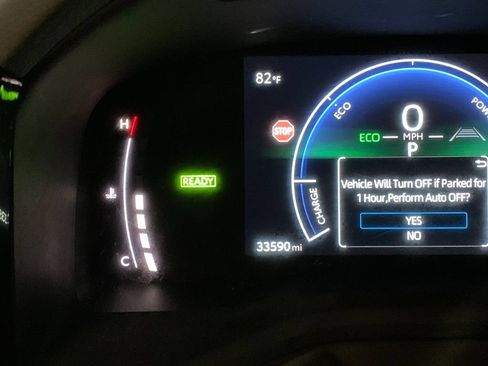 Used 2025 Toyota Camry SE w/ Convenience Package FWD image 31