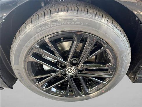 Used 2026 Toyota Camry SE FWD image 11