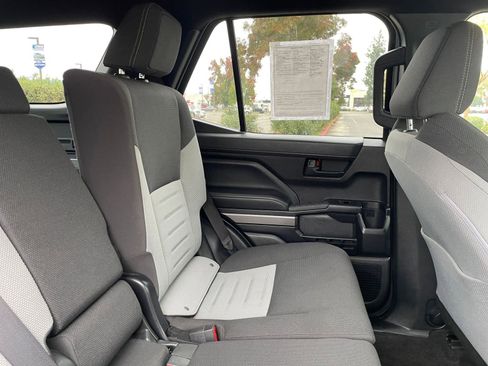 Used 2025 Toyota 4Runner TRD Off-Road image 37