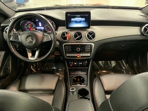 Used 2019 Mercedes-Benz GLA 250 GLA 250 4MATIC SUV image 9
