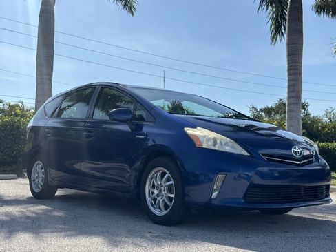 Used 2012 Toyota Prius V Two FWD image 3