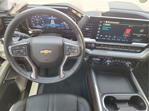 Used 2025 Chevrolet Silverado 2500 High Country w/ Technology Package AWD/4WD image 11