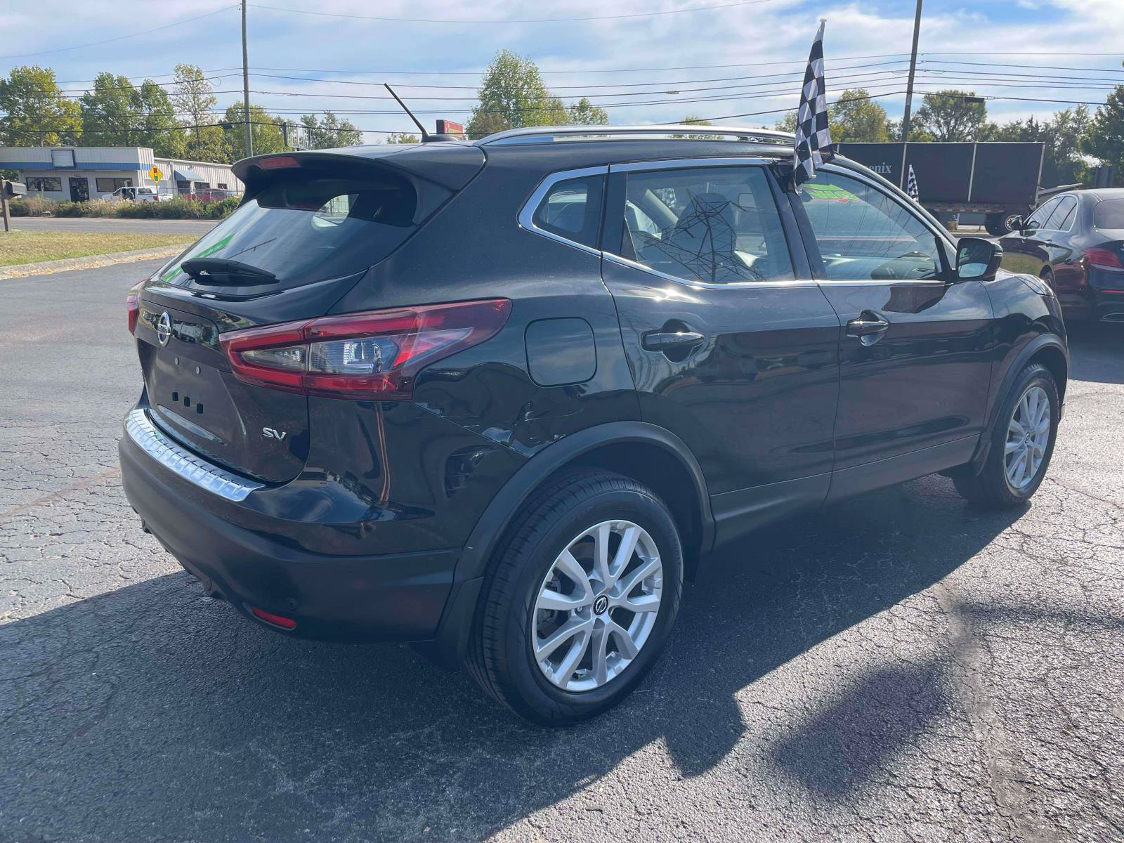 Used 2020 Nissan Rogue Sport SV w/ Technology Package FWD image 9