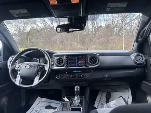 Used 2023 Toyota Tacoma TRD Off-Road image 12