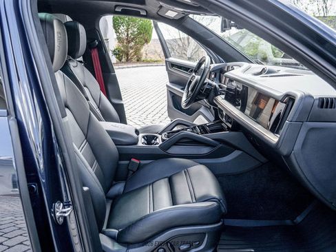 Used 2024 Porsche Cayenne S image 55