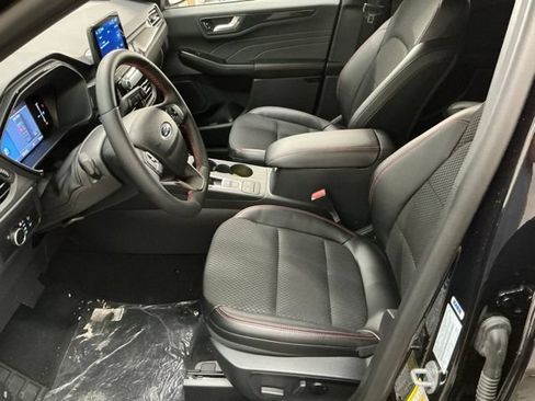 New 2026 Ford Escape ST-Line w/ Cold Weather Package AWD/4WD image 13