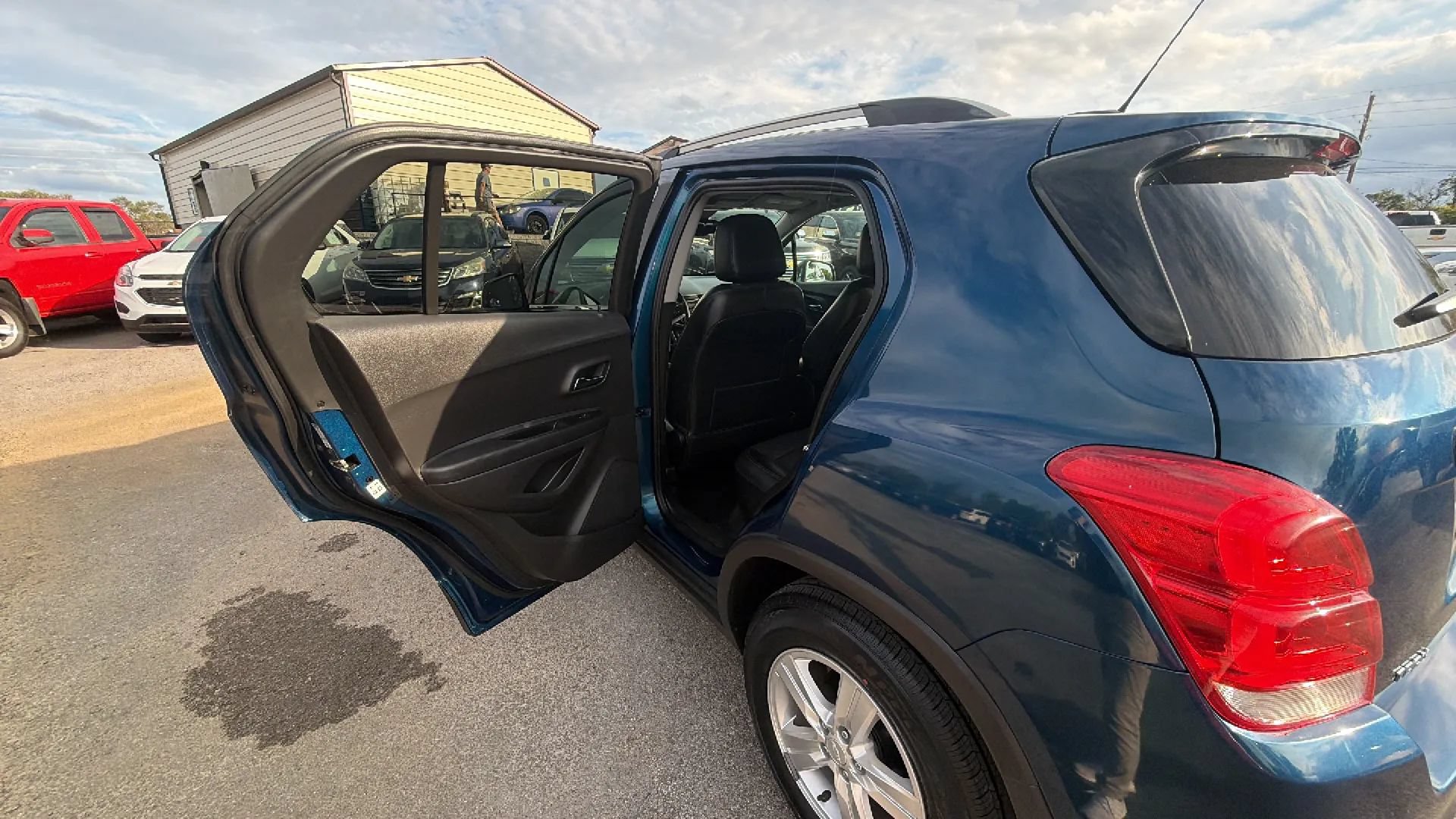 Used 2019 Chevrolet Trax LT w/ LT Convenience Package FWD image 36