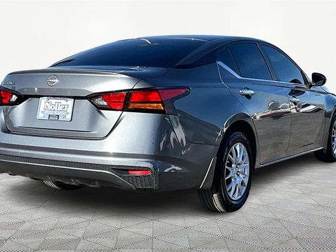 Used 2023 Nissan Altima 2.5 S image 2