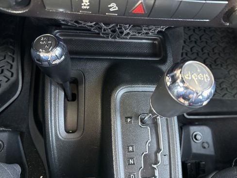 Used 2018 Jeep Wrangler Unlimited Sport S image 14