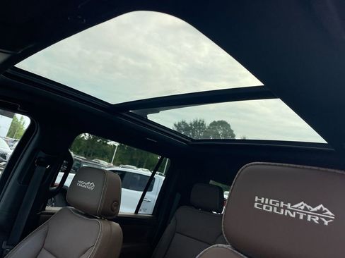 Used 2023 Chevrolet Suburban High Country w/ Premium Package 2 image 12