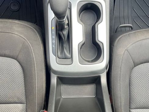 Used 2022 Chevrolet Colorado LT w/ LT Convenience Package image 19