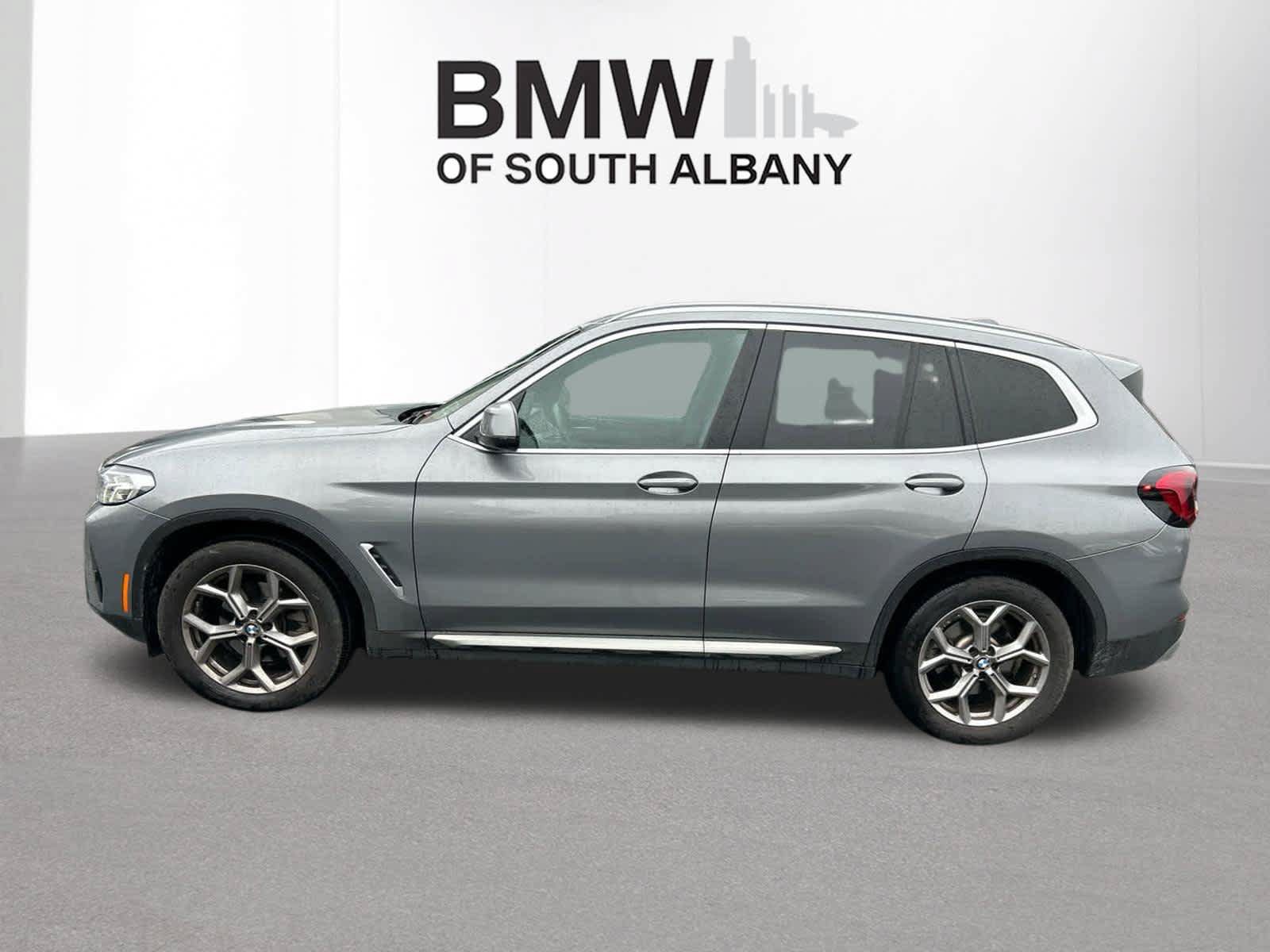 Used 2024 BMW X3 xDrive30i w/ Premium Package AWD/4WD image 3