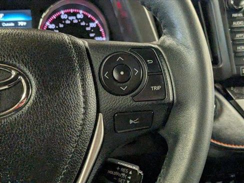 Used 2017 Toyota RAV4 SE image 13