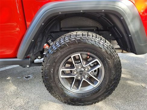 Used 2024 Jeep Gladiator Mojave w/ Convenience Group image 16