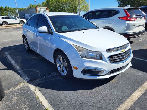 Used 2016 Chevrolet Cruze LT image 3