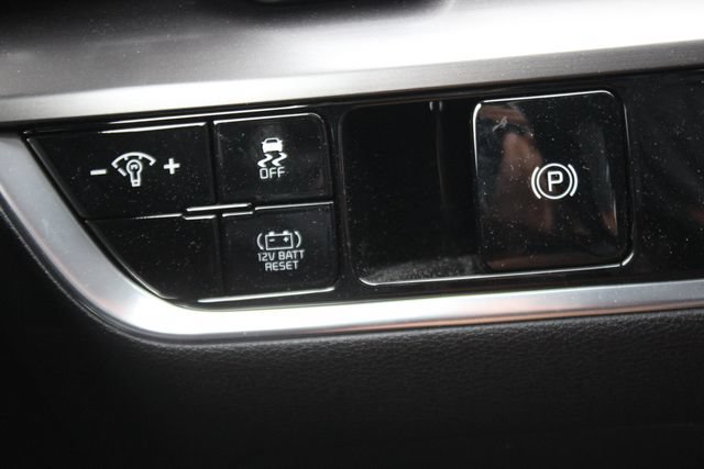 Used 2025 Kia Sportage EX AWD/4WD image 19