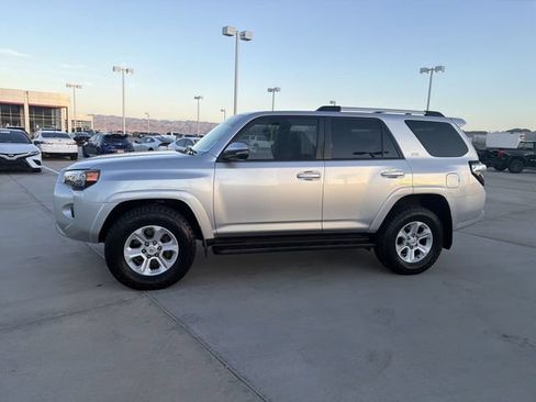 Certified 2019 Toyota 4Runner SR5 Premium AWD/4WD image 8