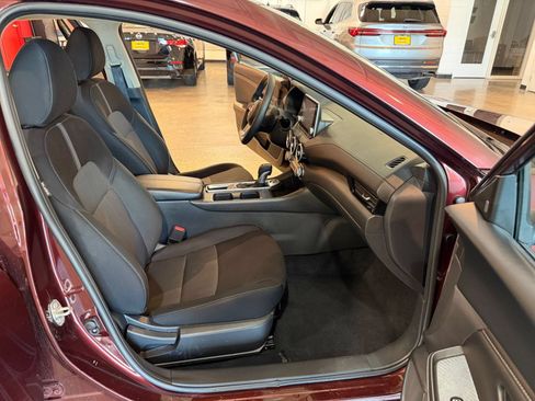 Used 2025 Nissan Sentra SV FWD image 35