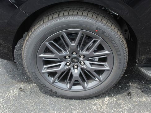 New 2026 Ford Expedition Max Platinum w/ Stealth Appearance Package AWD/4WD image 2