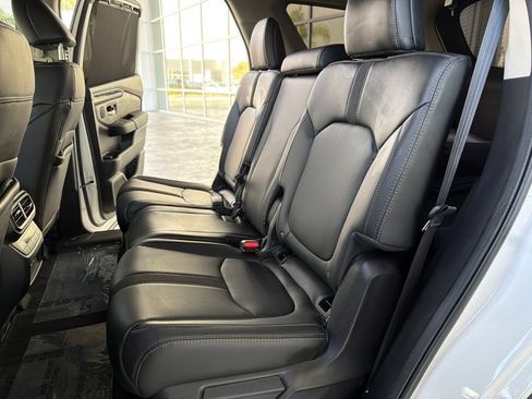 Used 2025 Honda Pilot EX-L image 14