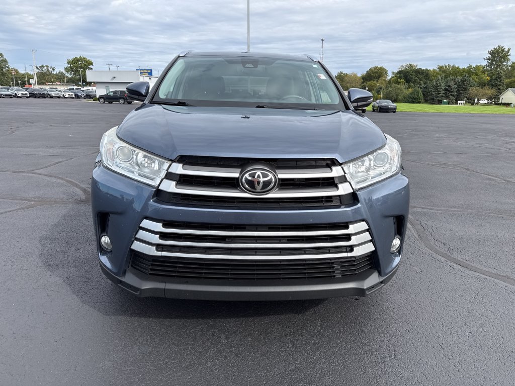 Used 2019 Toyota Highlander XLE AWD/4WD image 4