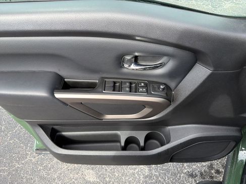 Used 2024 Nissan Titan SV w/ SV Bronze Edition Package image 18