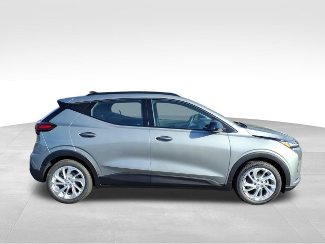 New 2027 Chevrolet Bolt LT w/ Dual Panel Sunroof Package FWD image 2