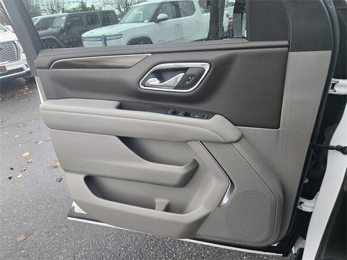 Used 2024 GMC Yukon SLE w/ Max Trailering Package image 24