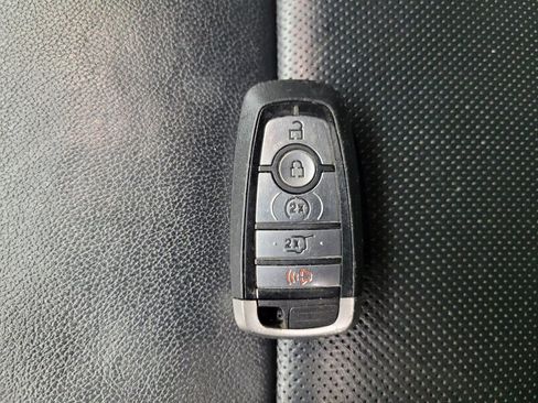 Used 2020 Ford Explorer Limited image 32