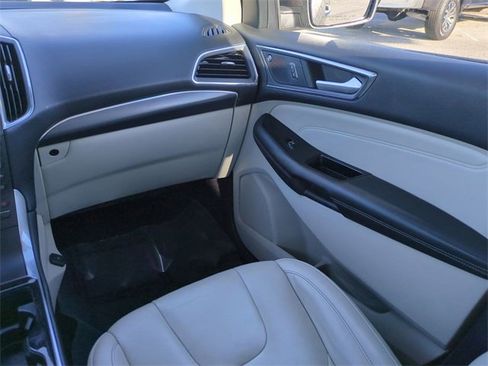 Certified 2019 Ford Edge Titanium image 17