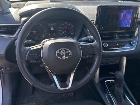Used 2023 Toyota Corolla Cross LE w/ Moonroof Package image 14
