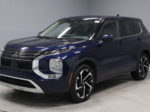 Used 2024 Mitsubishi Outlander SE image 8