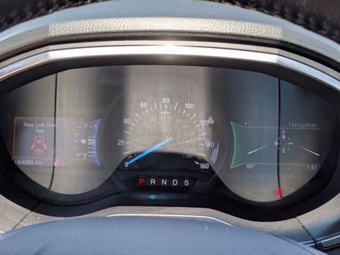Used 2018 Ford Edge Titanium w/ Equipment Group 301A FWD image 22